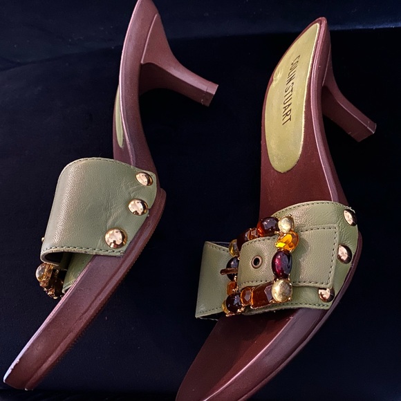 Colin Stuart Kitten Heels Khaki Green and Jeweled Buckle - Picture 2 of 2